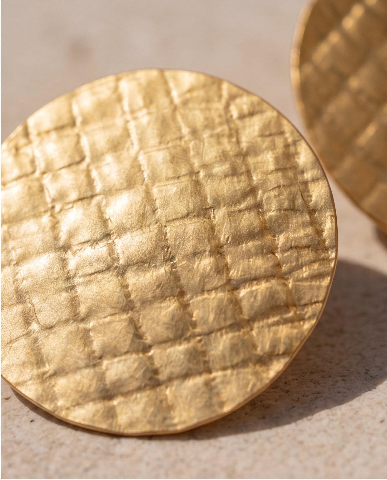 Aurelia earrings - Σκουλαρίκια με επιχρύσωση και ανάγλυφη επιφάνεια - Image 3